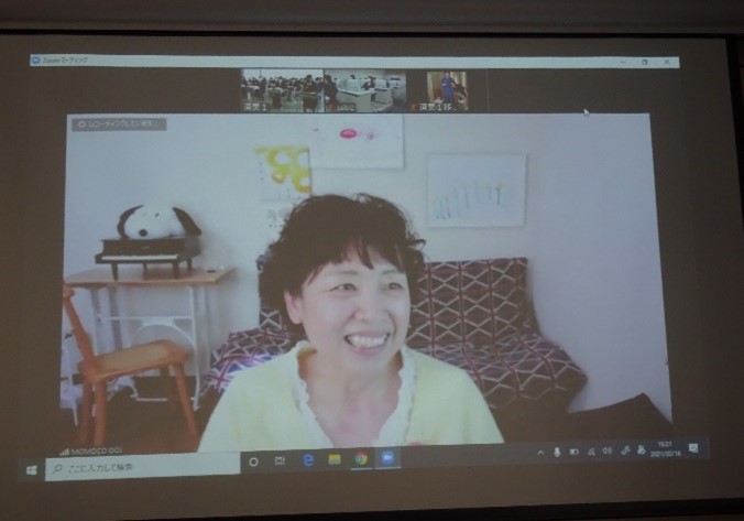 土井桃子氏